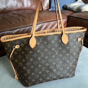Louis Vuitton Neverfull MM Monogram Handbag